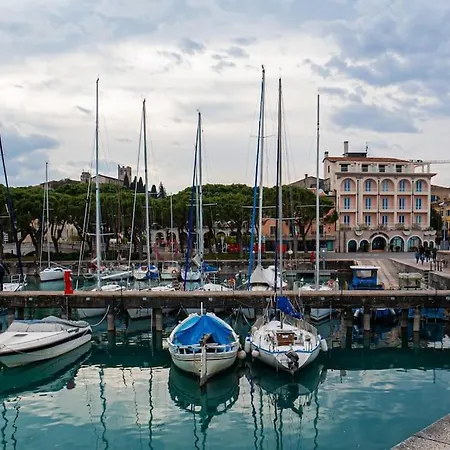 Casa Patty * Ντεζεντσάνο ντελ Γκάρντα